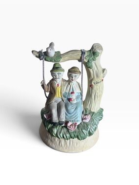 Vintage porcelain bisque music box Made In Taiwan